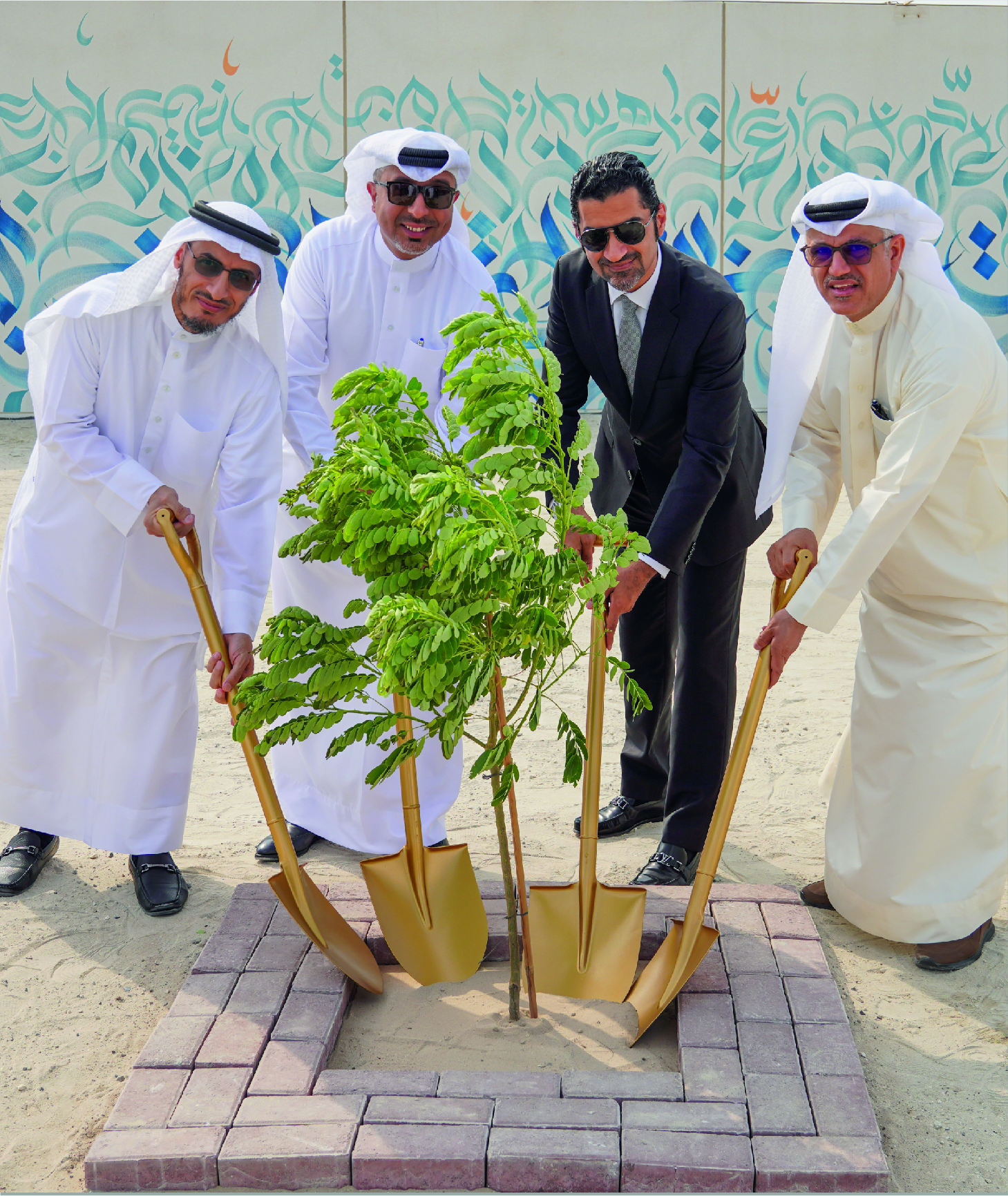 Minister of Municipalities Affairs and Agriculture Launches Afforestation Project in Diyar Al Muharraq